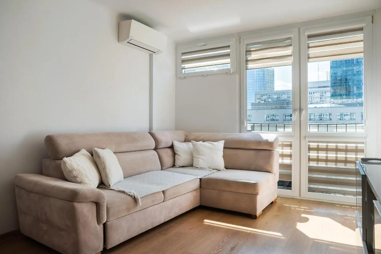 ורשה Rondo Onz Standard Apartment 0*,  פולין
