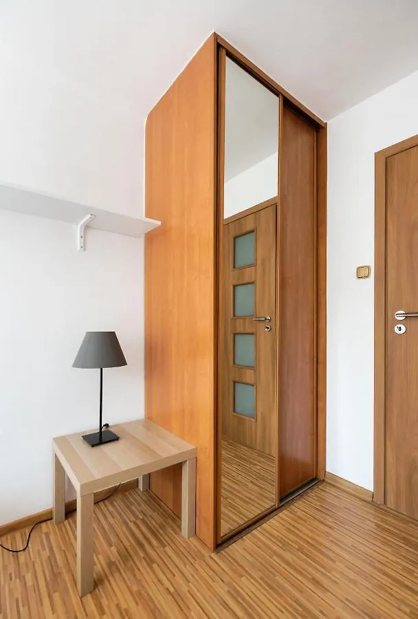 ורשה Rondo Onz Standard Apartment 0*,
