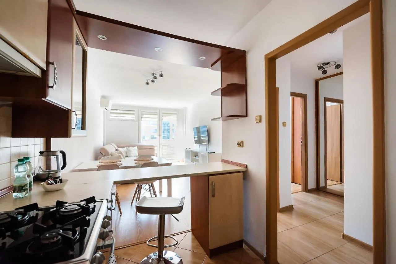 ורשה Rondo Onz Standard Apartment 0*,  פולין