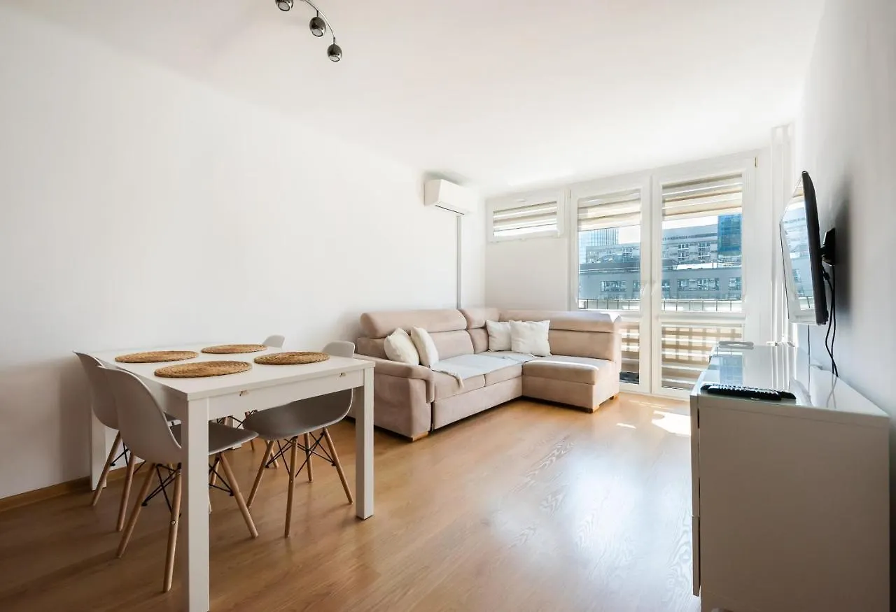 ורשה Rondo Onz Standard Apartment פולין