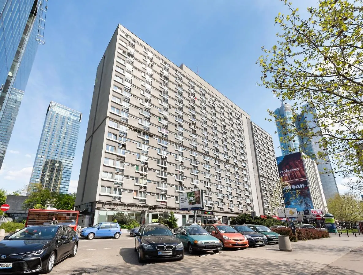 Rondo Onz Standard Apartment Warschau